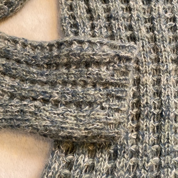 Anthropologie Field Flower soft blue green fluffy chunky crew neck sweater Sz S - Picture 13 of 13